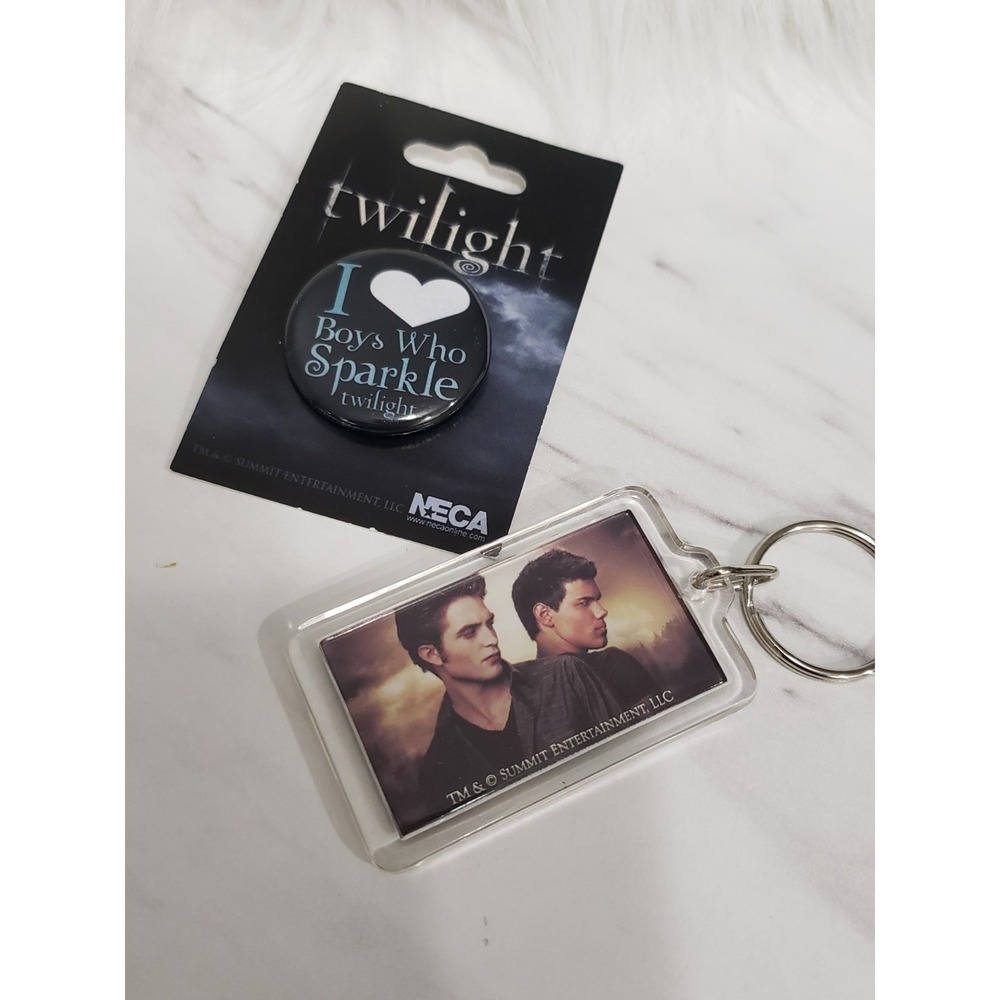 The Twilight Saga New Moon Keychain Love Triangle Jacob Bella Edward Kristen PIN